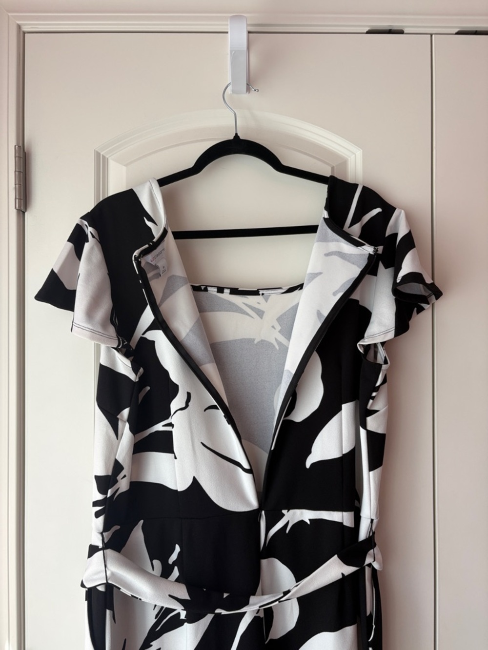 Liz Claiborne Black and White Floral Tie-Waist Jumpsuit - Picture 11 of 12